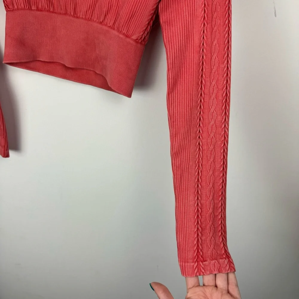 Aerie Offline Big Chill Seamless Long Sleeve T-Shirt Crop Top Sz Small Coral